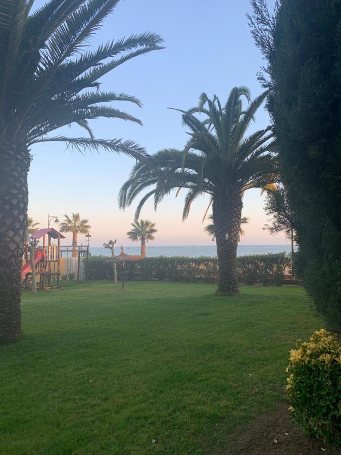 Primera Linea De Playa Con Vistas Al Mar Исла-Канела Экстерьер фото