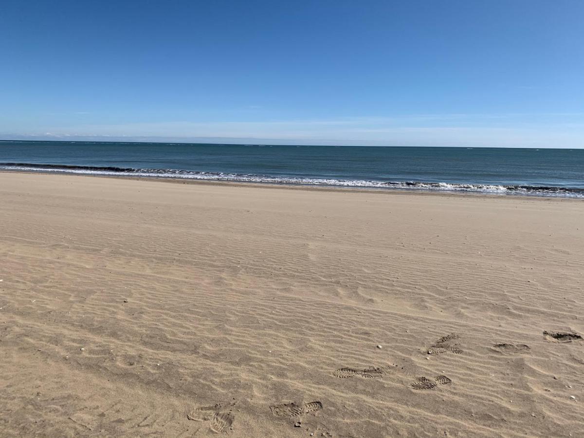 Primera Linea De Playa Con Vistas Al Mar Исла-Канела Экстерьер фото