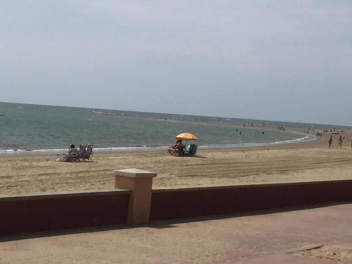 Primera Linea De Playa Con Vistas Al Mar Исла-Канела Экстерьер фото